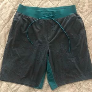 Lululemon T.H.E. Linerless 9” shorts